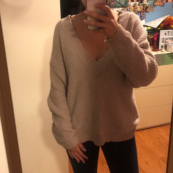 Forever 21 cream v neck cozy sweater - Picture 1 of 6